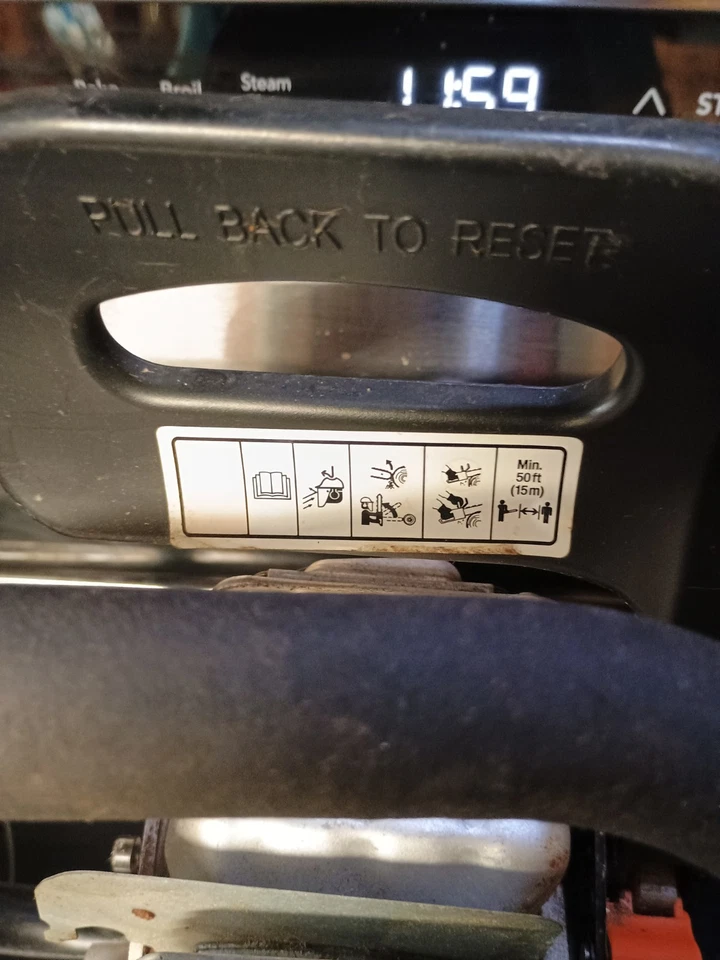 Remington Outlaw Gas Chainsaw 20" SA33814 For Parts Model RM4620 Mtd Used As Is - Image 4 of 4