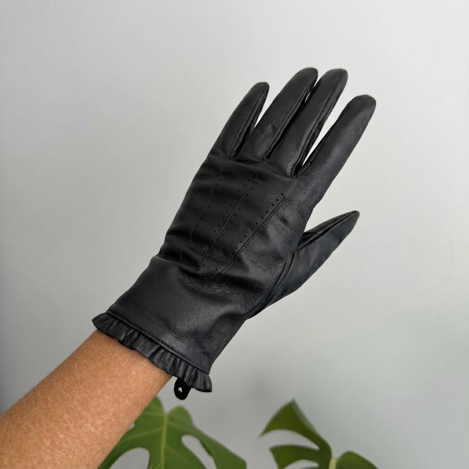Women's Black Genuine Leather Gloves | Vintage 90s Style Driving Winter Gloves