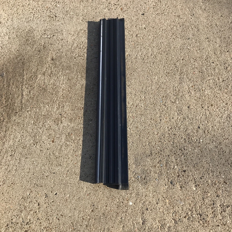 1266800035 PEITORIL DE PORTA W126 300SE 380SEL 560SEL 420SEL 300SEL 300SD 300SDL 500SEL - Imagem 3 de 4