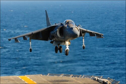 Póster, muchos tamaños; Av-8B Av-8 Harrier Jump Jet asignado a los dragones rojos - Imagen 1 de 1