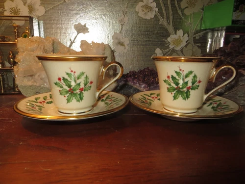 Set Of 4 Lenox Holiday Dimension Holly Coffee Tea Cup & Saucer USA NEW