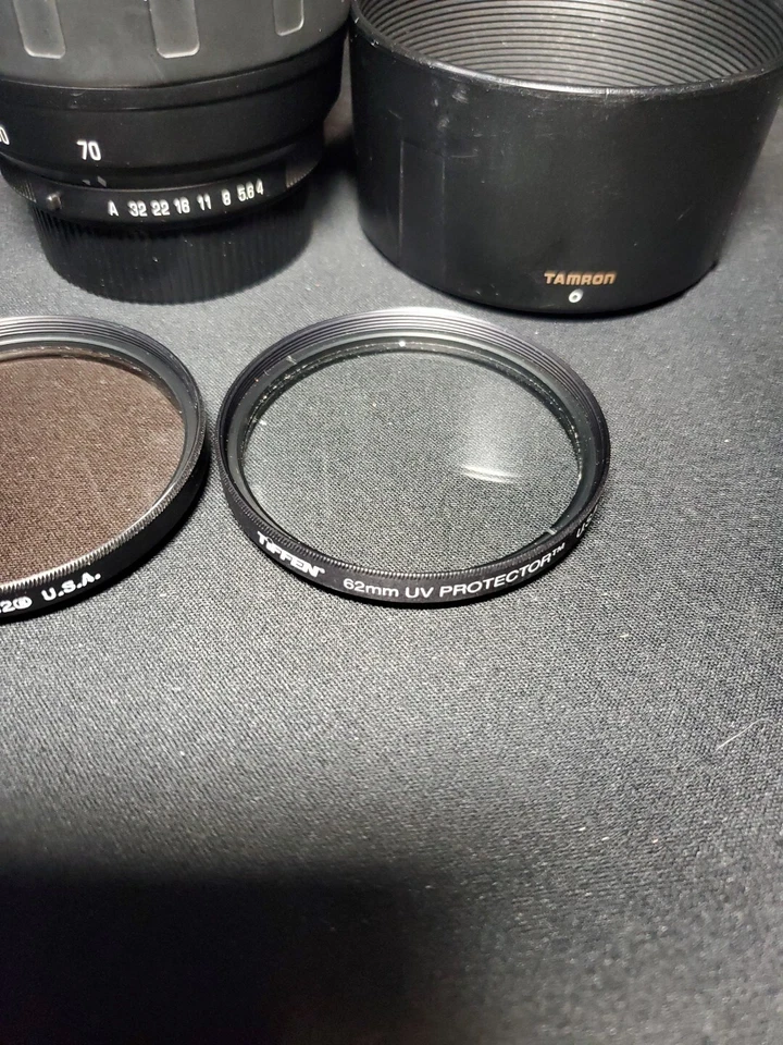 Tamron AF 70-300mm 1:4-5.6 LD Tele-Macro (1:2) For Minolta w/Extras - Image 3 of 4