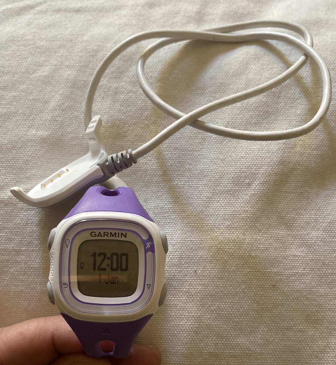 FORERUNNER 10 GPS DIGITAL WRIST WATCH WHITE PURPLE EUC W/power