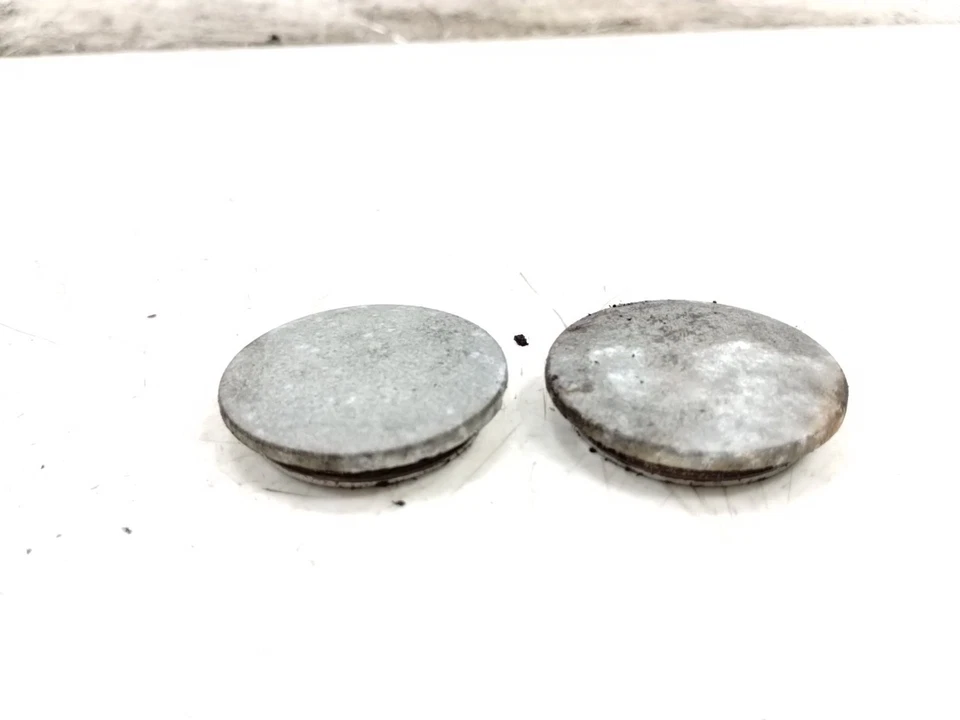 Par de cubiertas de tapa de perno pivote basculante trasero Victory V92 V92C 2000 00 Foto 2 de 4