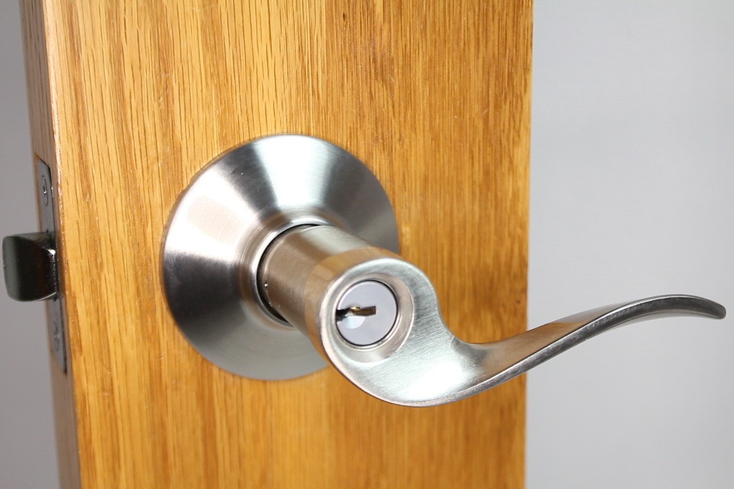 Schlage Sacramento Keyed Entry Lever Satin Nickel F51VSAC619 #9ak