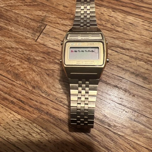 Vintage Seiko A134-5000 T LCD Alarm Chronograph Original Bracelet Needs Battery