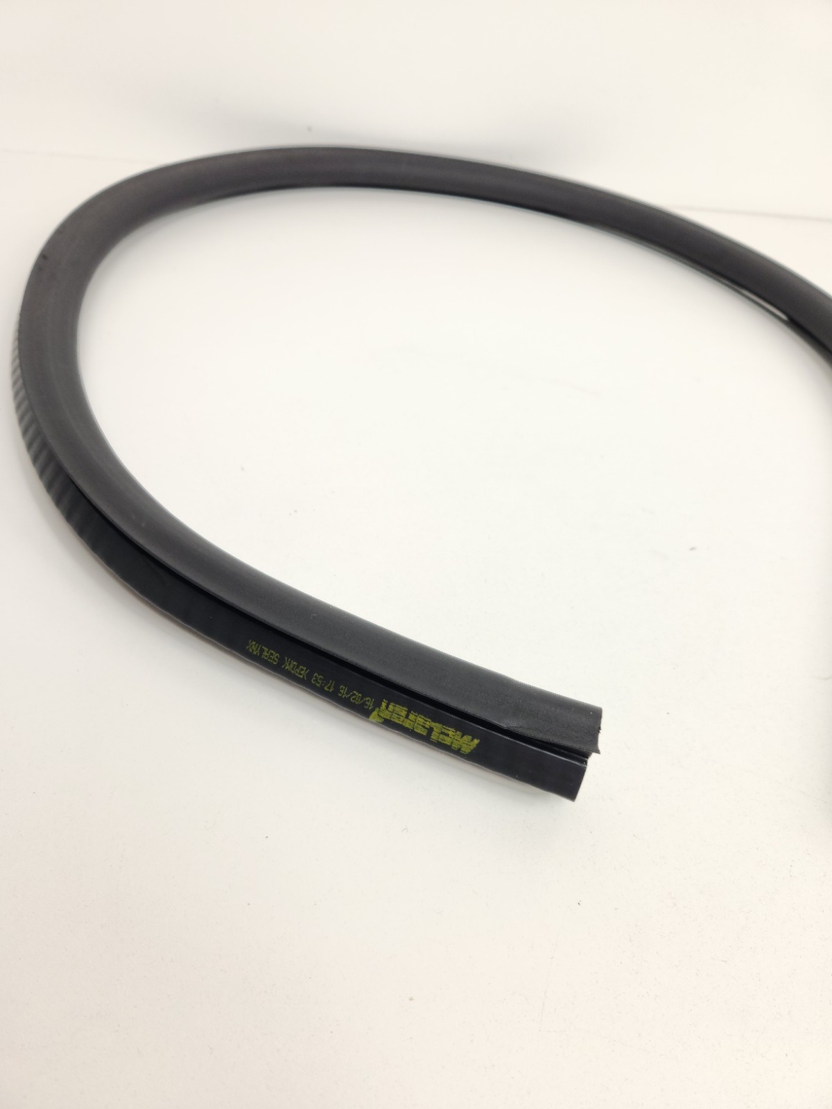 2015-2016 MCLAREN 650S SPIDER FRONT RIGHT SIDE DOOR DOOR WEATHERSTRIP STRIP SEAL