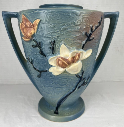 Roseville Pottery Magnolia 94-9" Double Handled Vase 1940’s USA Raised Design