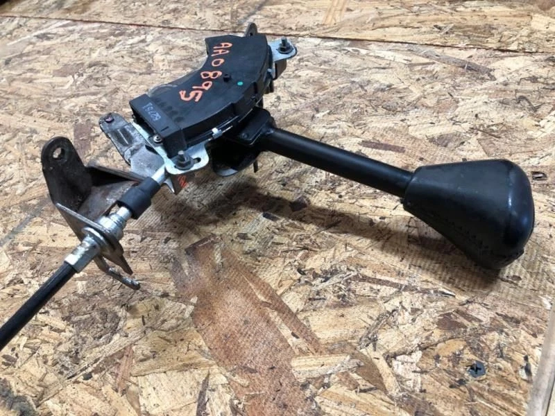 Chevrolet Corvette 96 usado consola central transmisión automática palanca de cambios con cable Foto 2 de 4