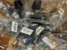 Paparazzi/LOT of 32 BRAND NEW Necklaces, Earrings, Bracelets  Rings Jewelry/NEW