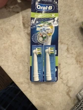 Oral-B  Floss Action  Electric Toothbrush Replacement Brush Heads - 2ct- NEW