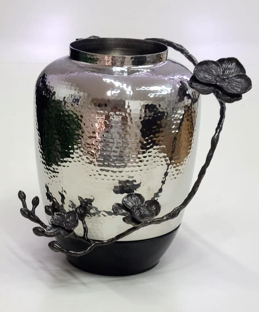 Michael Aram Black Orchid Medium Marble Vase
Opens in a new window or tab
