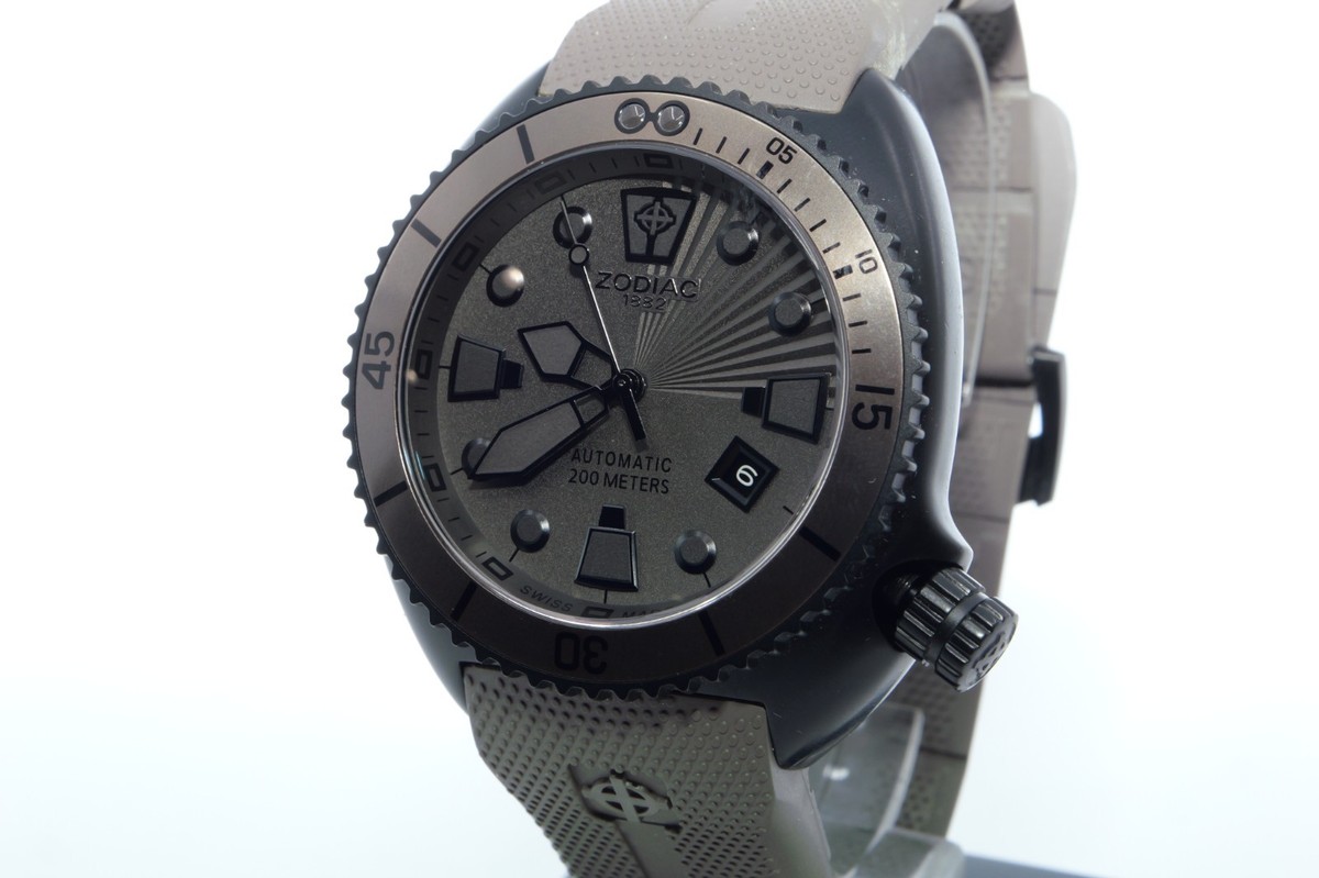 Zodiac OCEANAIRE Smoke Screen DIVER watch ZO8009. Cards. Box | eBay