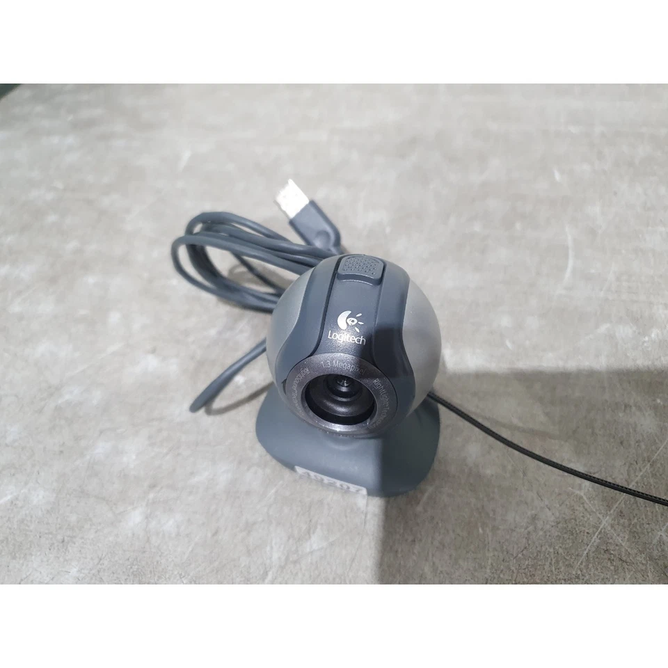 Logitech C500 V-U0006 Webcam Silver & Grey Wired USB 1.3 MP Built-in Microphone - Image 2 of 4