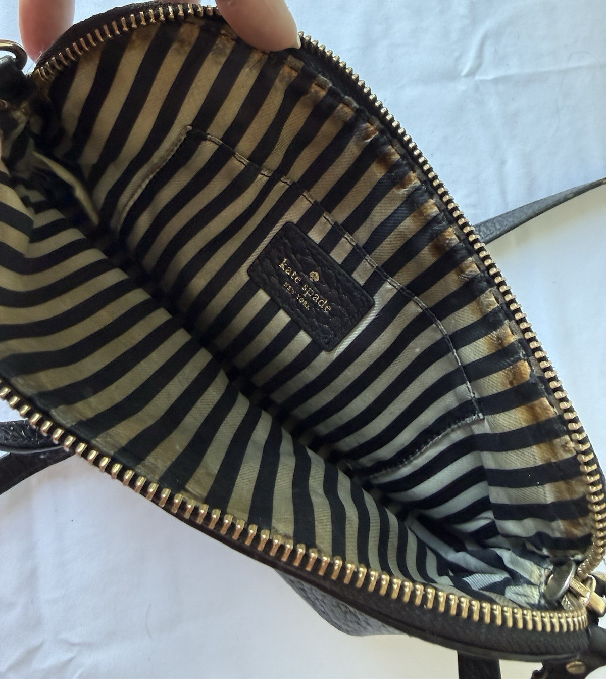 Kate Spade New York Black Pebbled Crossbody Bag Gold Hardware Zip Zipper