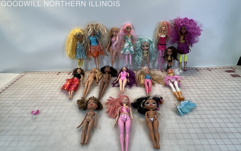 Mixed Dolls Lot - LOL OMG, Barbie, Hairdorables Hairmazing +