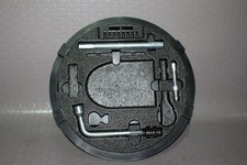 Mercedes Benz W215 Bordwerkzeug Reserveradhalter A2205800005