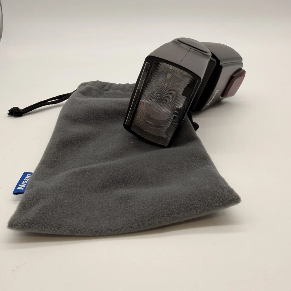 Nissin Di622 Speedlite Flash for Canon E-TTL Digital Camera With Pouch-excellent - Image 4 of 4