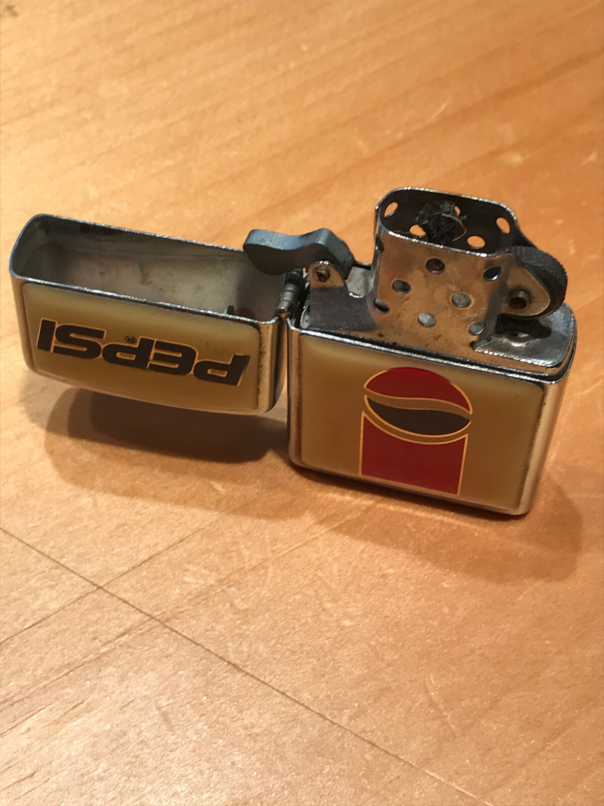 VINTAGE COLLECTIBLE PEPSI COLA LOGO CIGARETTE LIGHTER