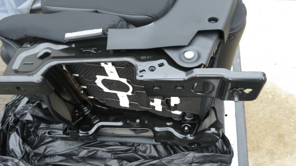 2020 Ford Explorer Police Interceptor Utility Black 2nd Row Rear Seats 3 PC Set - Image 3 of 4