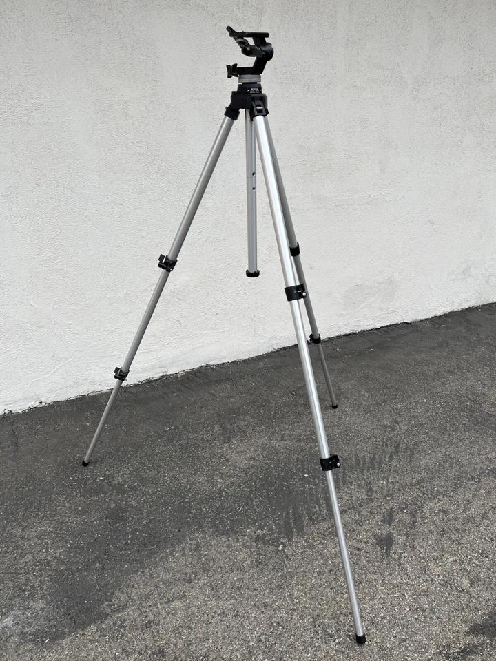 Bogen Manfrotto m/3020 Pro. CameraTripod w/Model 3028 Head Vintage Made in Italy - Image 3 of 4