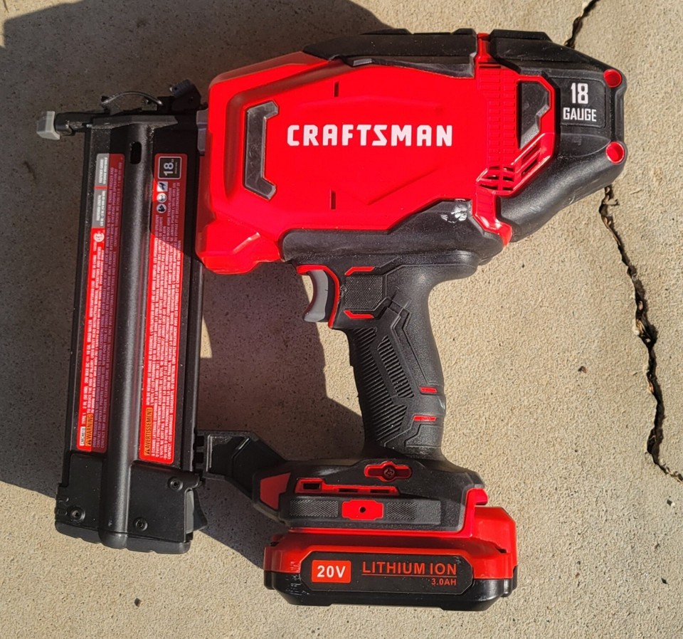 🔥Craftsman 18ga Brad Nailer With Charger And 2 Batteries/ Used On Only