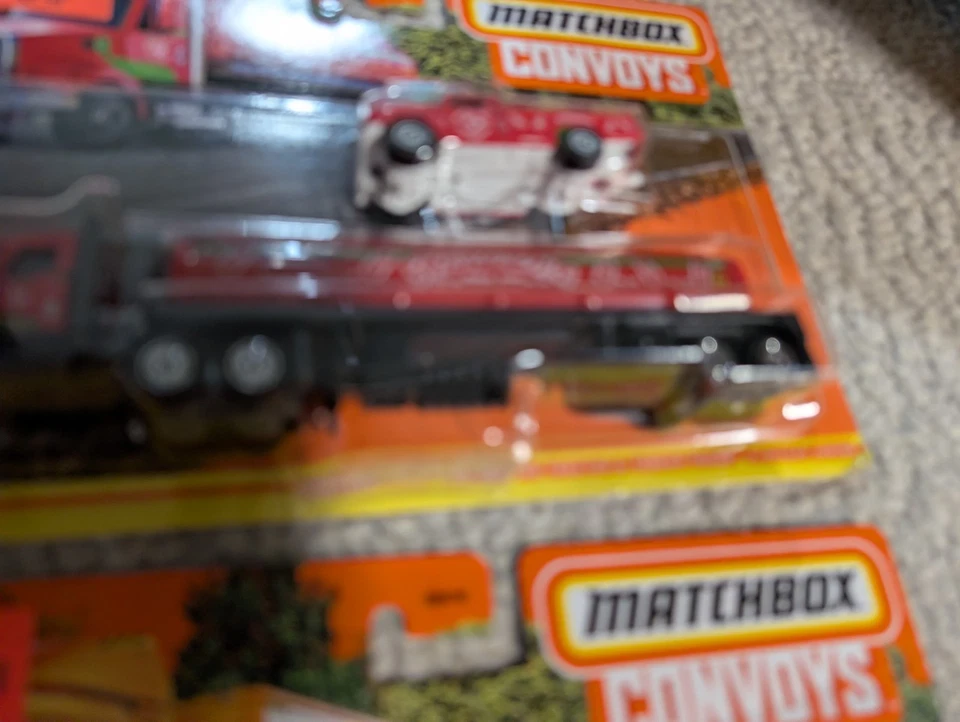 Lote de 4 portacarros Mustang Matchbox Convoy Sriracha Nissan Junior Foto 4 de 4