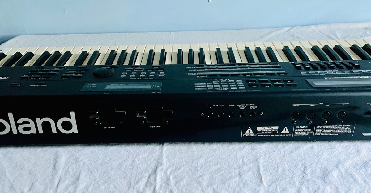 Roland Jv-1000 76key Music Workstation Midi Synthesizer in for