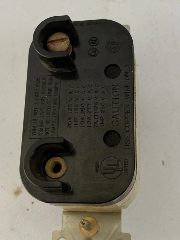 Tork A560M, Temporizador de Heridas de Resorte en Pared, Temporizador de Giro 60 Min Marfil Foto 3 de 3