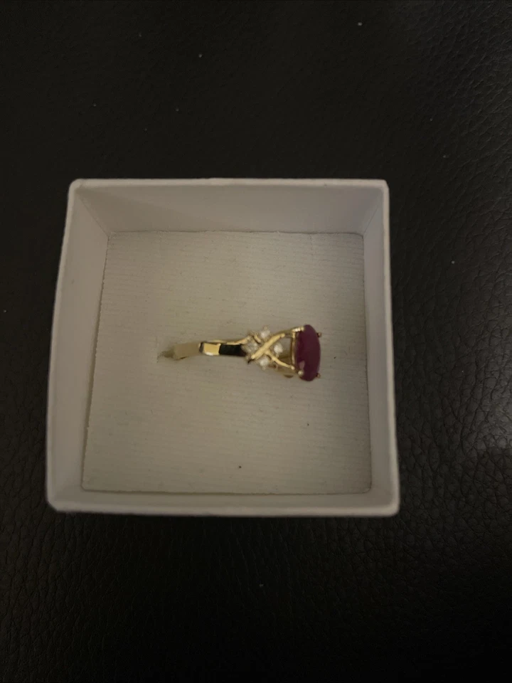 Elegant 9ct Yellow and White Gold Ruby and Diamond Ring - Image 4 of 4