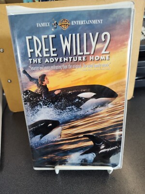 Free Willy 2: The Adventure Home VHS 1995, Clam Shell Case 