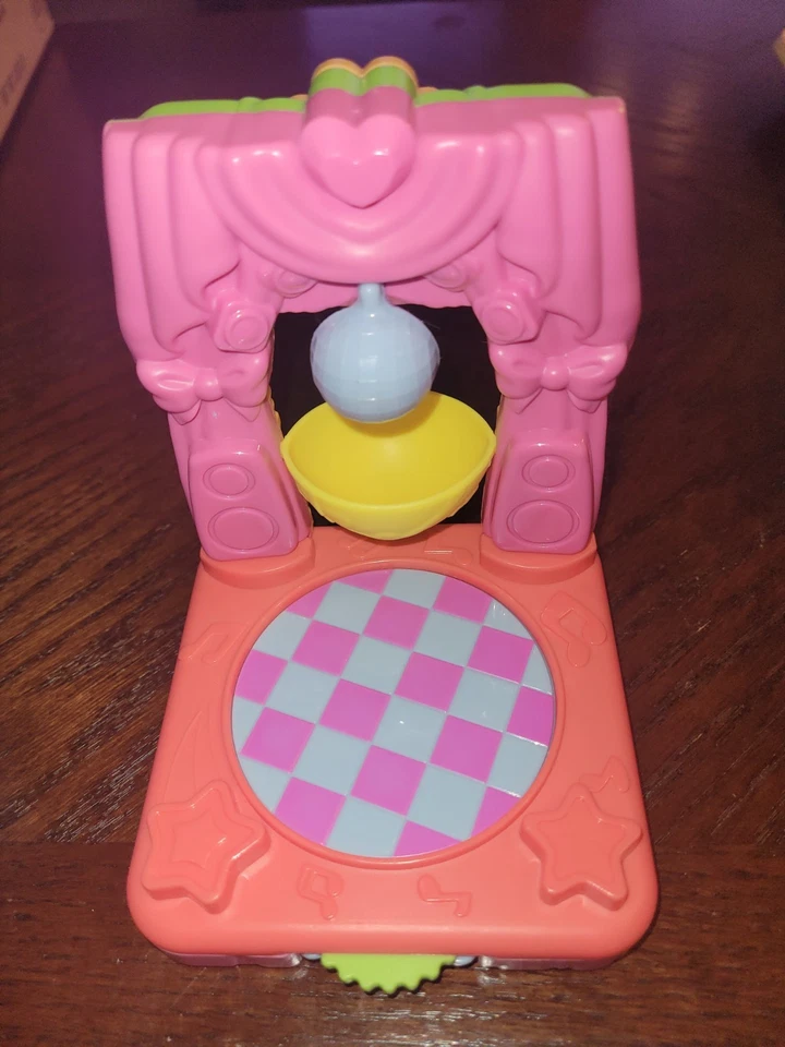 Chubby Puppies and Friends 2-in 1 Flip N’ Island Party Playset Spin Master - Image 2 of 4