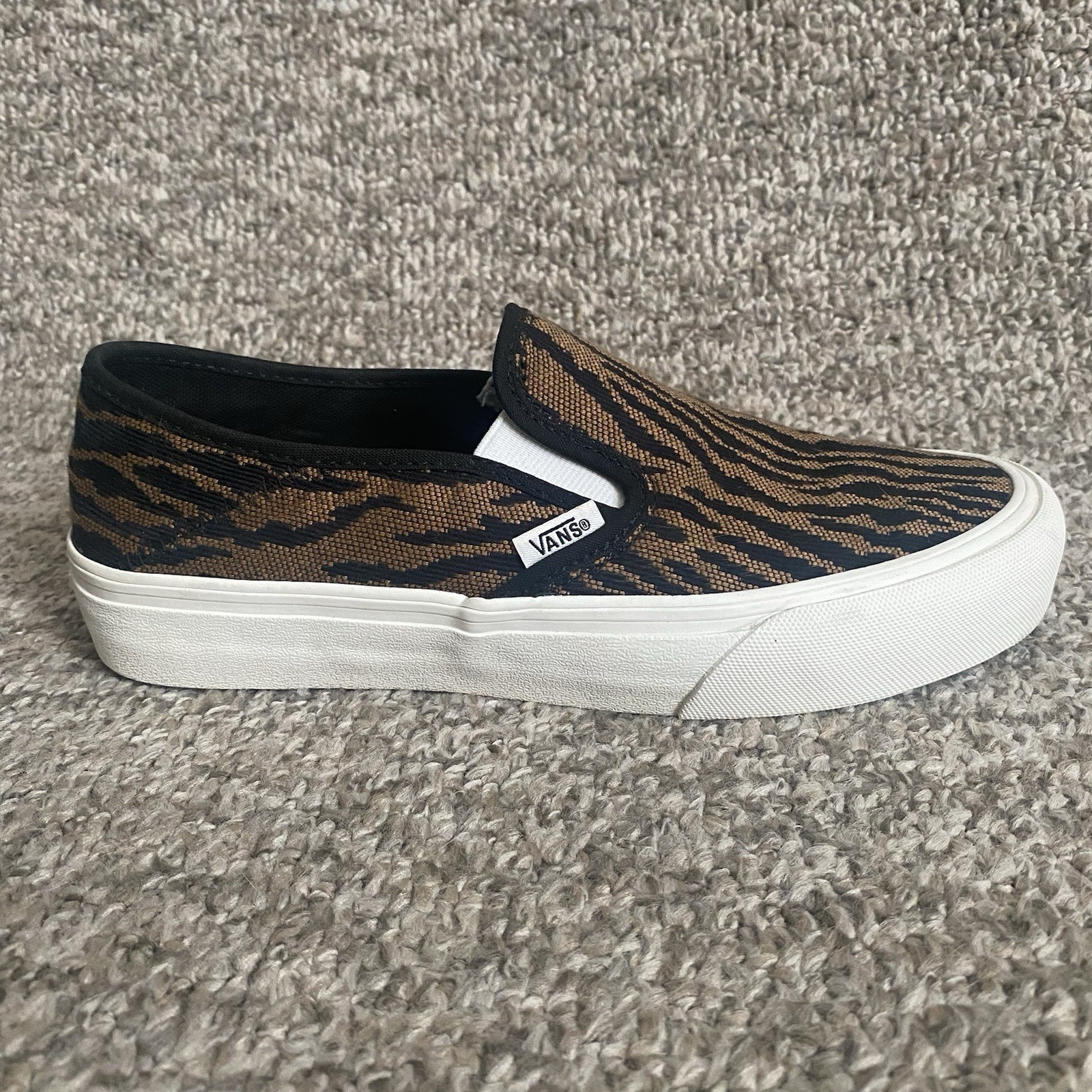 Vans Off The Wall Slip On Shoes Womens Size 7 Mens 5.5 Tiger Print Ultracush