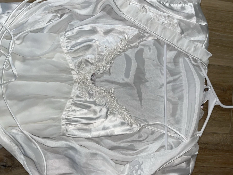 Donatella Satin Nightgown 1990s Vintage Linea L Delicate Lace Trim Bridal - Image 3 of 4