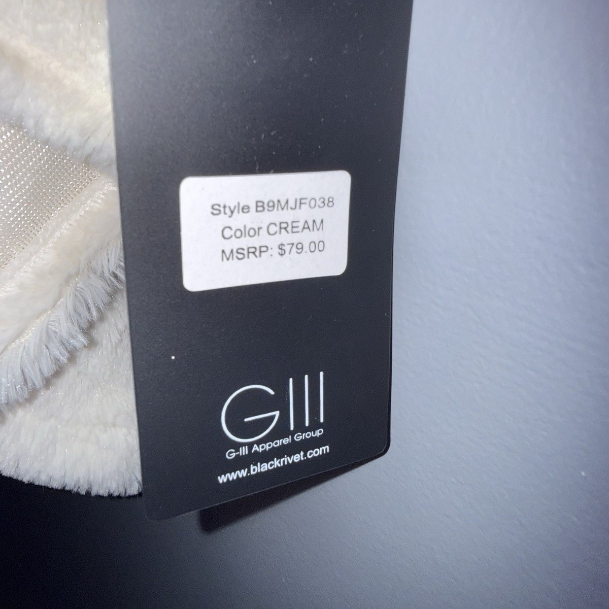 Black Rivet GIII Apparel Cream Faux Fur Poncho / Cape Shawl View 3