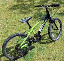 Giant XTC 20in Kids Bike Green/Black 7-Speed V-Brake Flat Bar Kickstand