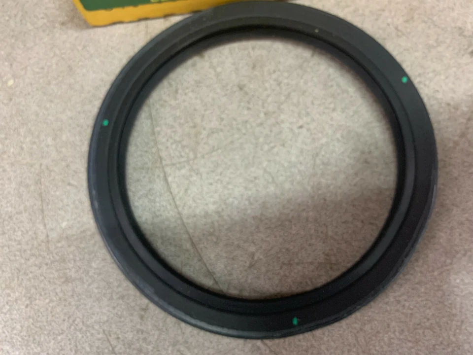 NEW IN BOX GARLOCK OILSEAL 26R1X2779 - Image 3 of 3