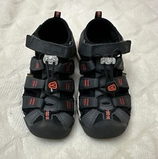KEEN BOYS SHOES SIZE 9 LN