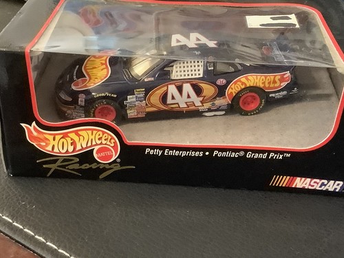 Hot Wheels Racing Nascar! Kyle Petty #44 1/43 scale! 1999 NIP! - Picture 6 of 6