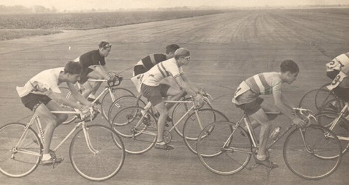 Vintage Southern Counties Cycling Union Trophy, Matching Green Aerodrome Track - Picture 4 of 9