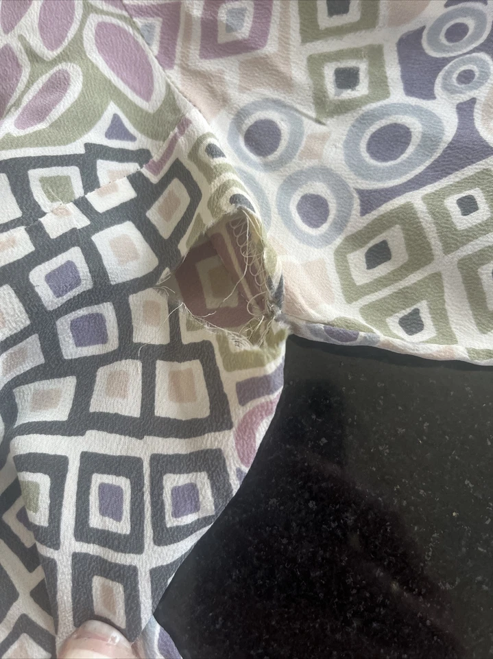 Tocca Silk Blouse. Size 6. - Image 4 of 4