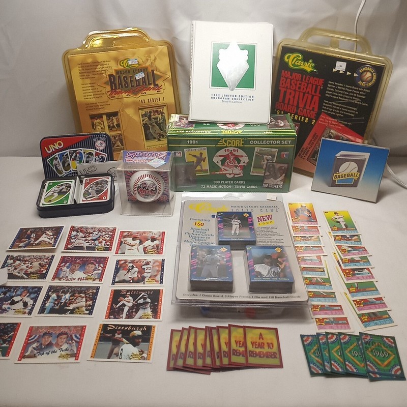 Mixed Lot Of Vintage Baseball Cards grab box