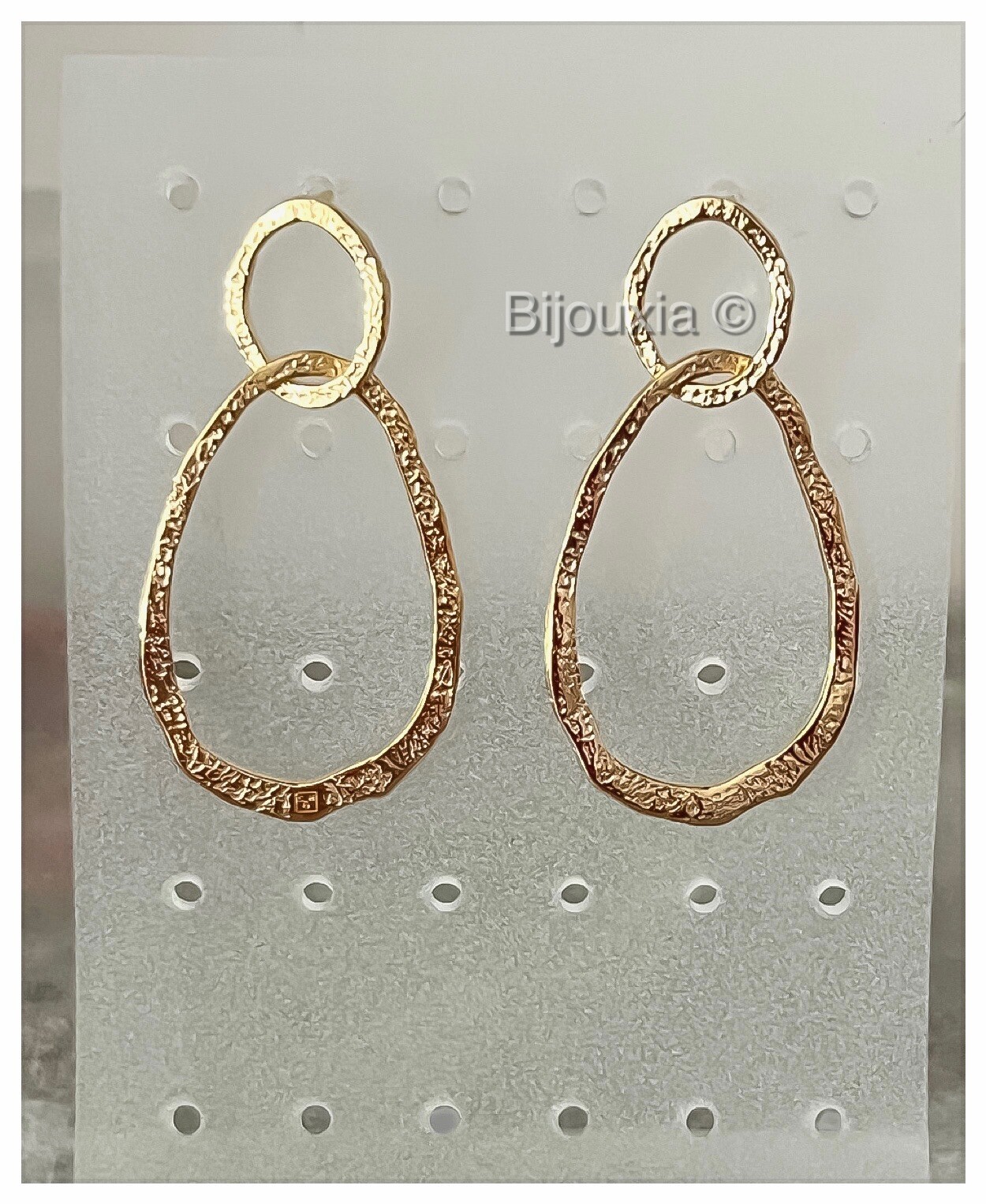 Boucles d'oreilles double anneaux martelés en plaqué or 18k