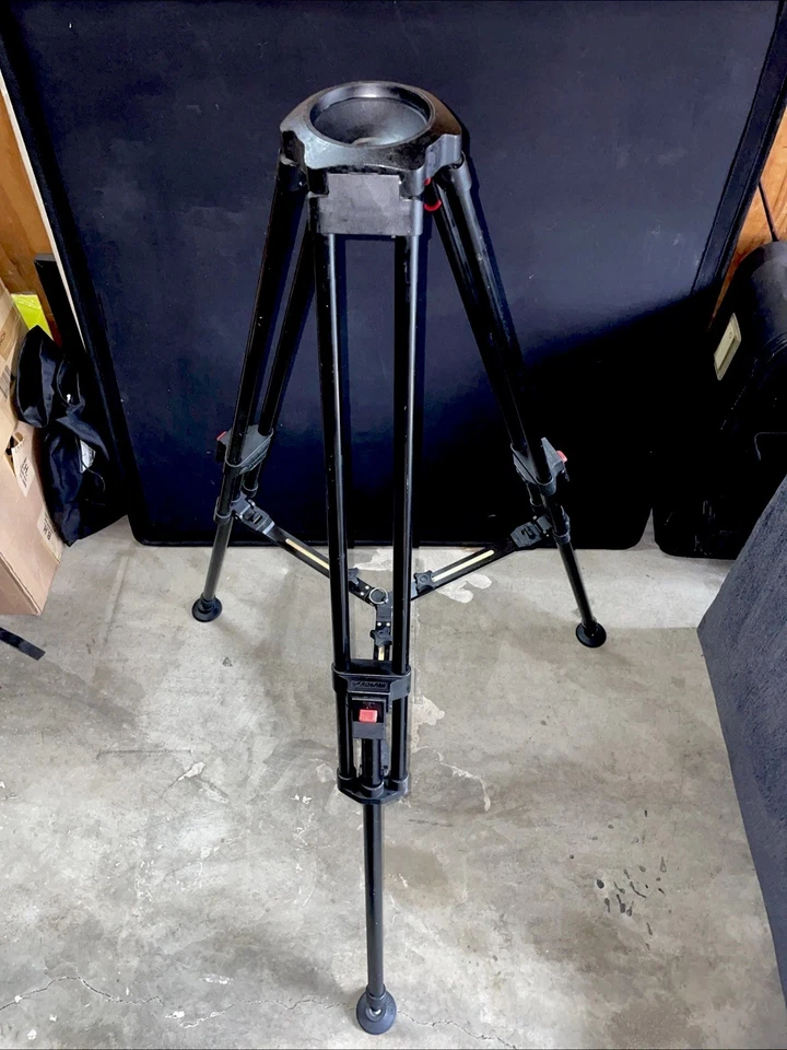 Cartoni 100mm ENG Single Stage, Aluminum Tripod Legs - Image 2 of 2