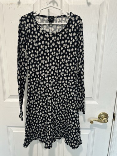 Spring/Summer - Girls Clothing - Picture 5 of 5