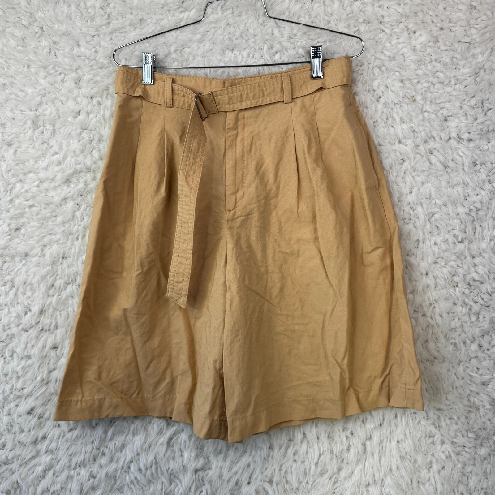 Uniqlo Linen Blend Pleated Belted Bermuda Shorts Size M Tan Minimalist Neutral