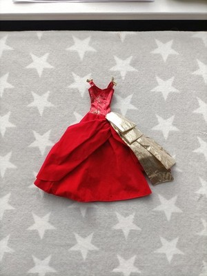 Barbie Christmas Carol Eden Starling Puppe rotes Kleid Magic of Christmas defekt
