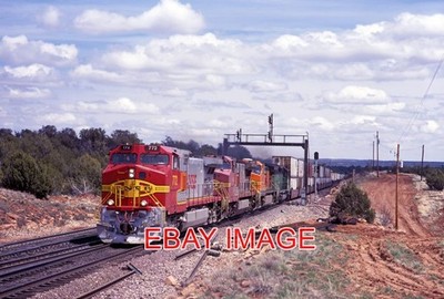 FOTO USA EISENBAHN BNSF 772 86 4680 + BRANDNEU WESTBOUND STACK TRAIN AT EAGLE NEST. 4