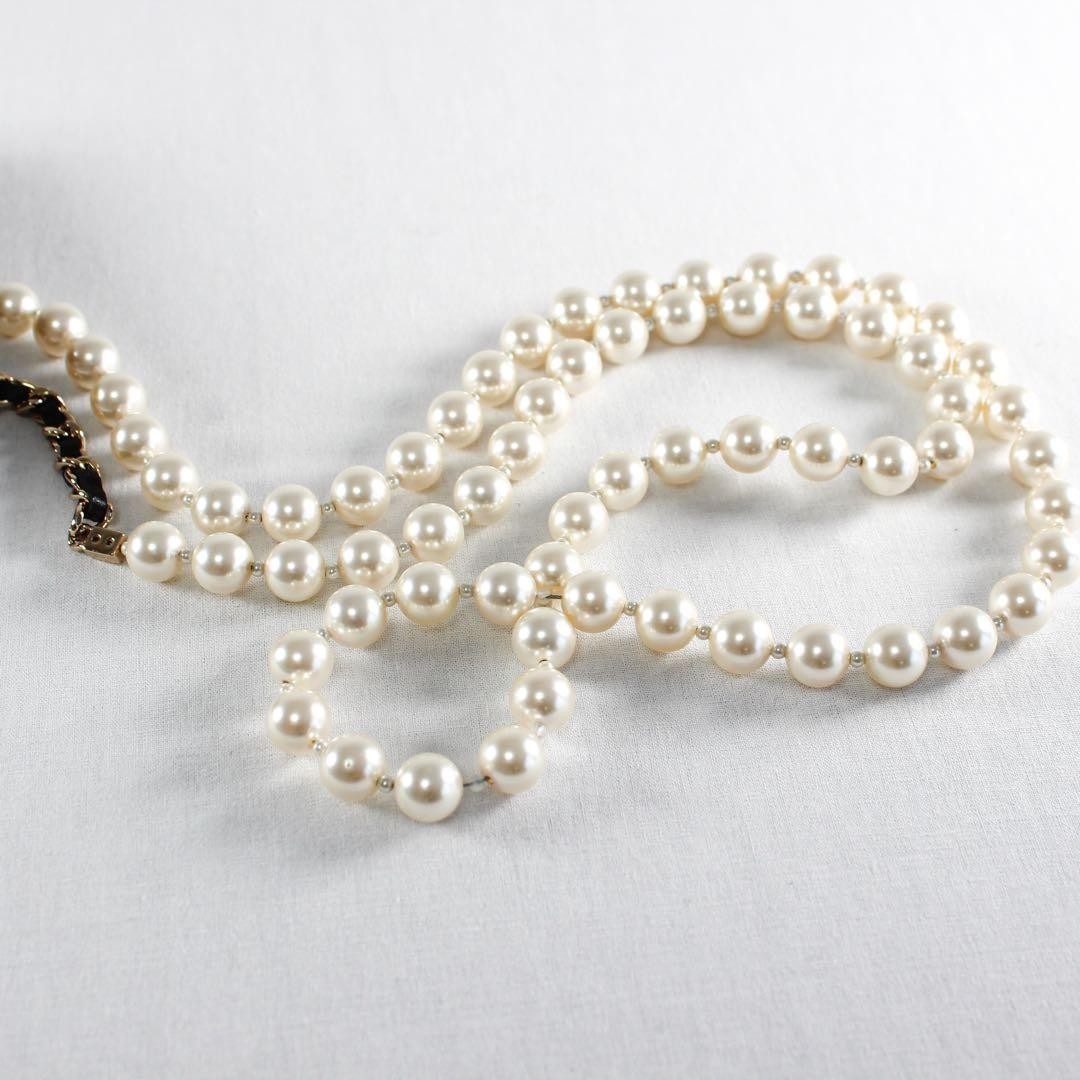 Chanel Matelasse Phone Holder Pearl Chain Coco 31 Series Used image 8