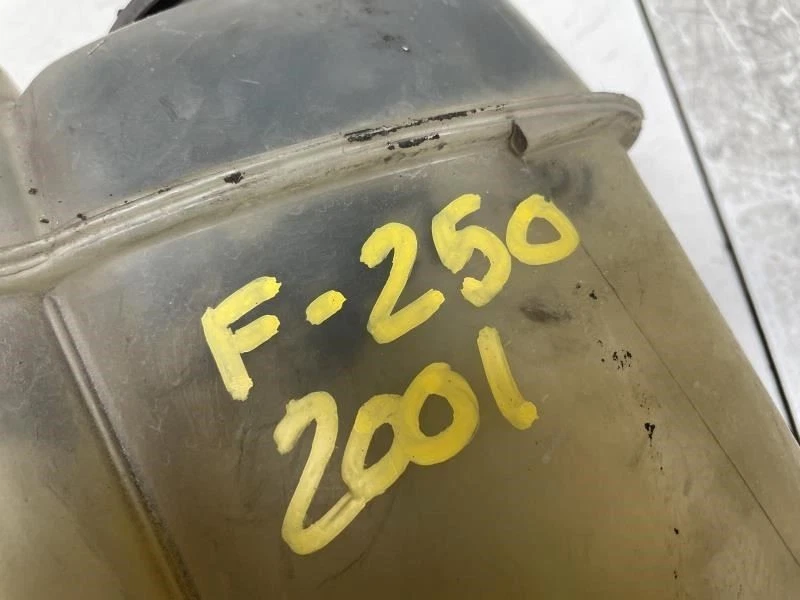 Ford F250 Super Duty 2001 depósito de refrigerante OEM+ Foto 3 de 4